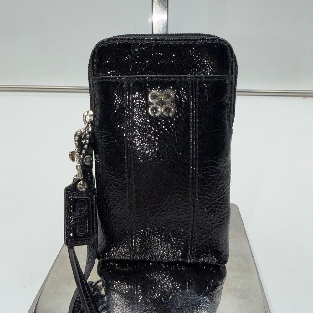 Coach Black Patent Leather Wristlet Phone Wallet Pouch Bag Charm - Picture 2 of 9